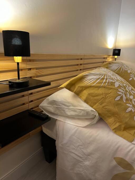 Apt Evreux 900M De La Gare Экстерьер фото